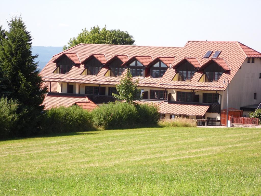 Berggasthof & Hotel Kranich, Hinterrod Eisfeld Bagian luar foto